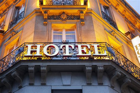 what is a hotel.